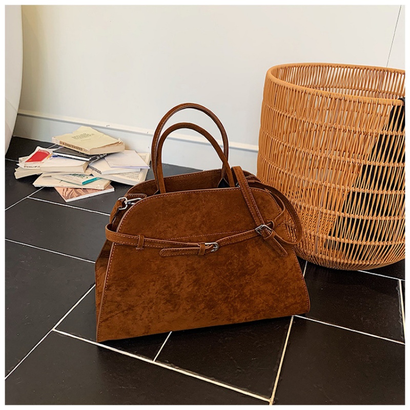 Structured dome-shaped handbag - đánh giá và giá Top Handle Structured