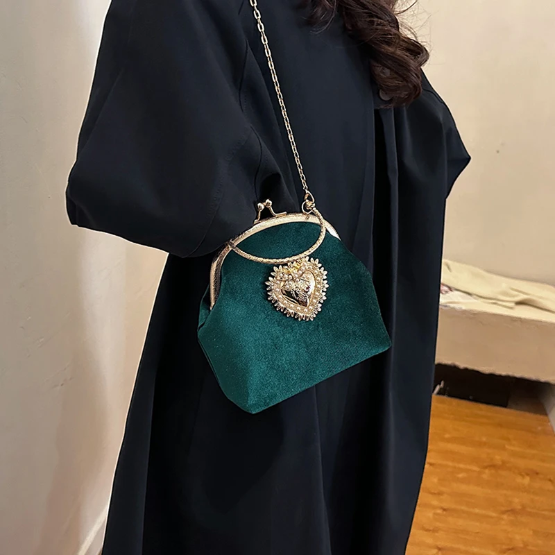 Chains Velvet Frame Heart Dinn - đánh giá và giá Women Bags Sale