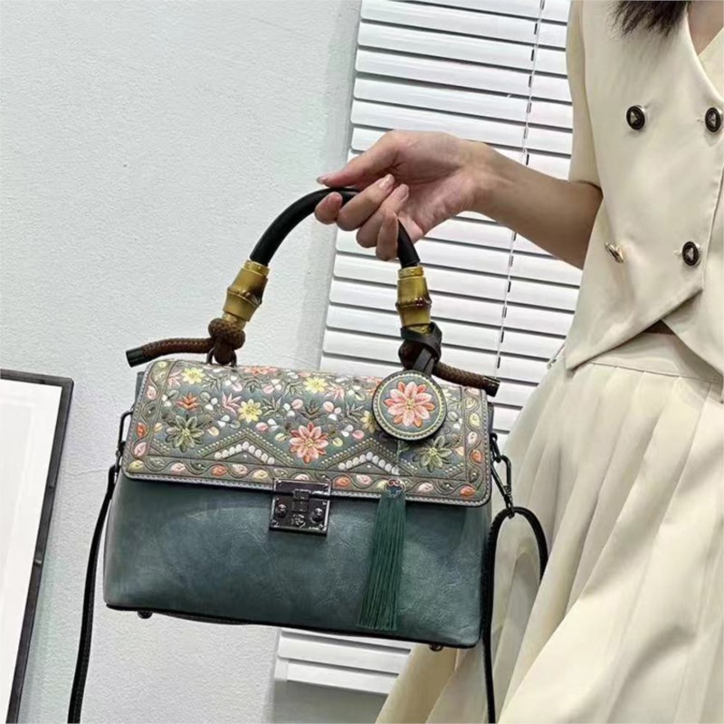Johnature Embroidery Cheongsam - đánh giá và giá Women Bags Jw Pei