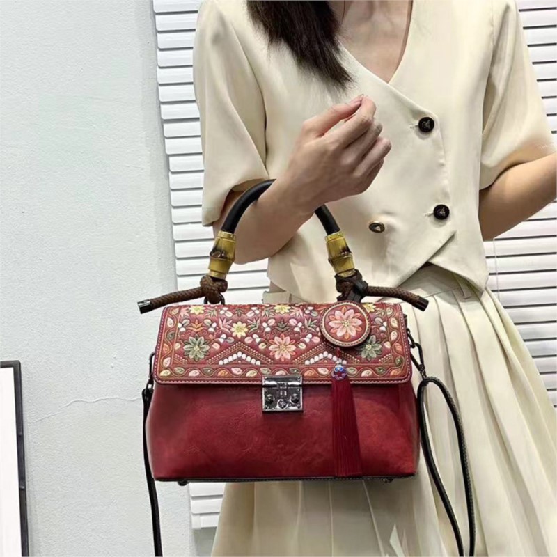 Johnature Embroidery Cheongsam - đánh giá và giá Women Bags Jw Pei